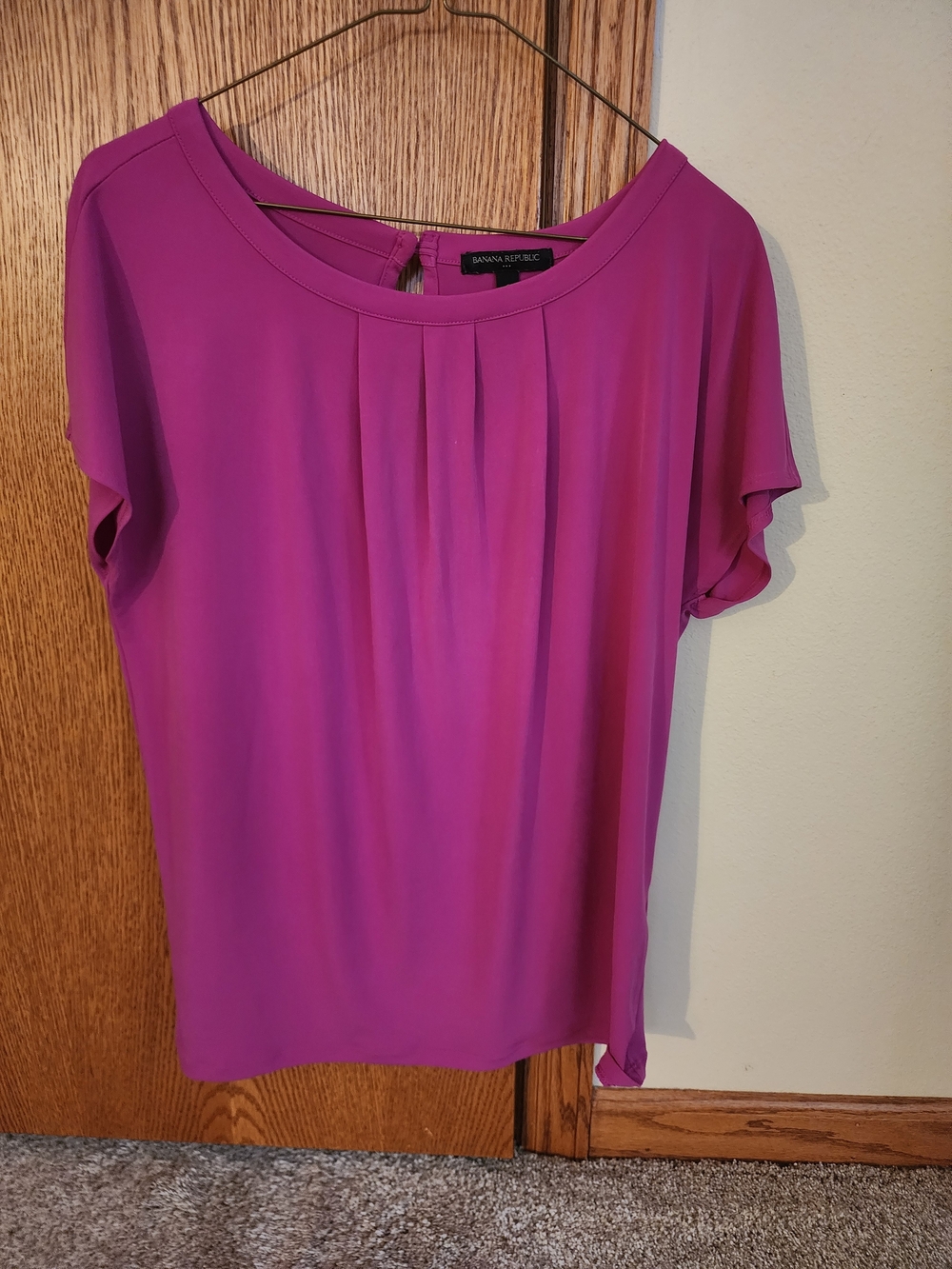 Banana Republic Fuchsia Pleated Short Sleeve Blouse